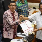Revisi UU Pilkada Batal, Demokrasi Menang! | Warna Muda Media