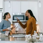 Rahasia 5 Detik untuk Redakan Konflik dengan Pasangan | Warna Muda Media