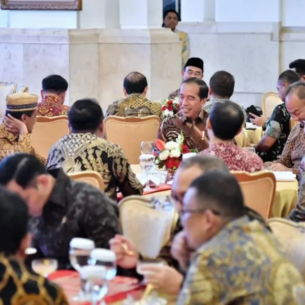 Jokowi Pamit dengan Kabinet dalam Makan Siang Terakhir