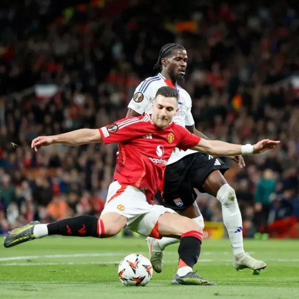 Manchester United vs Lyon: Ketika Old Trafford Jadi Saksi Comeback Epik