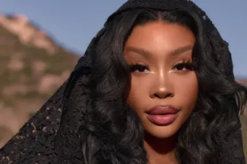 SZA Resmi Kalahkan Rekor BillBoard Michael Jackson! | Warnamuda Media