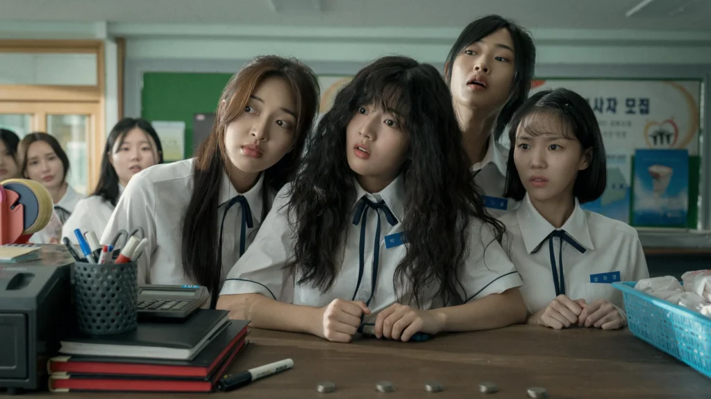 Love Untangled: Cinta, Rambut Keriting, dan Rencana Rahasia di Busan 1998 | Warnamuda Media