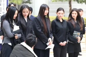 Kontrak NewJeans Sah, Tapi Mereka Ogah Balik ke ADOR | Warnamuda Media