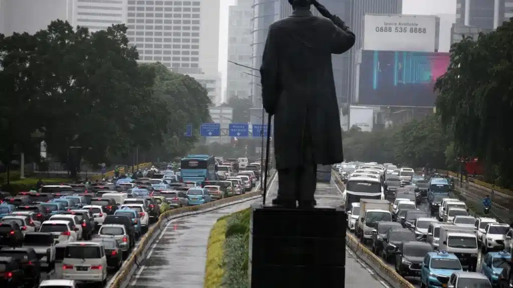 Warna Muda Media | Setiap Hujan Datang, Jakarta Macet Total! Ini Biang Keroknya