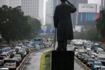Warna Muda Media | Setiap Hujan Datang, Jakarta Macet Total! Ini Biang Keroknya