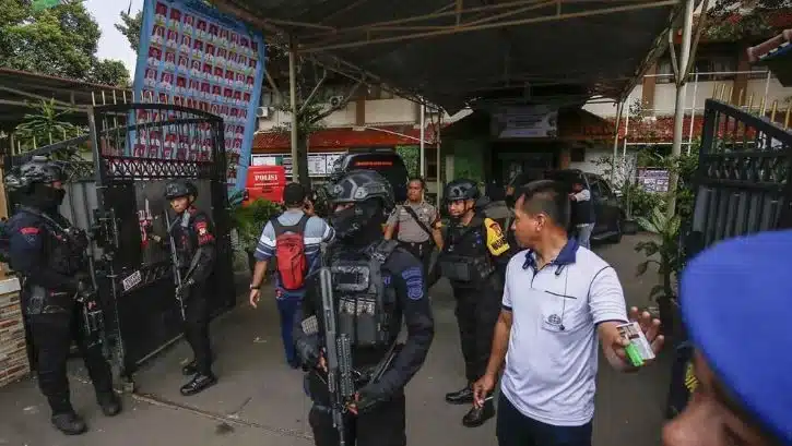 Warna Muda Media | ledakan SMAN 72 Jakarta Fakta Mengejutkan!